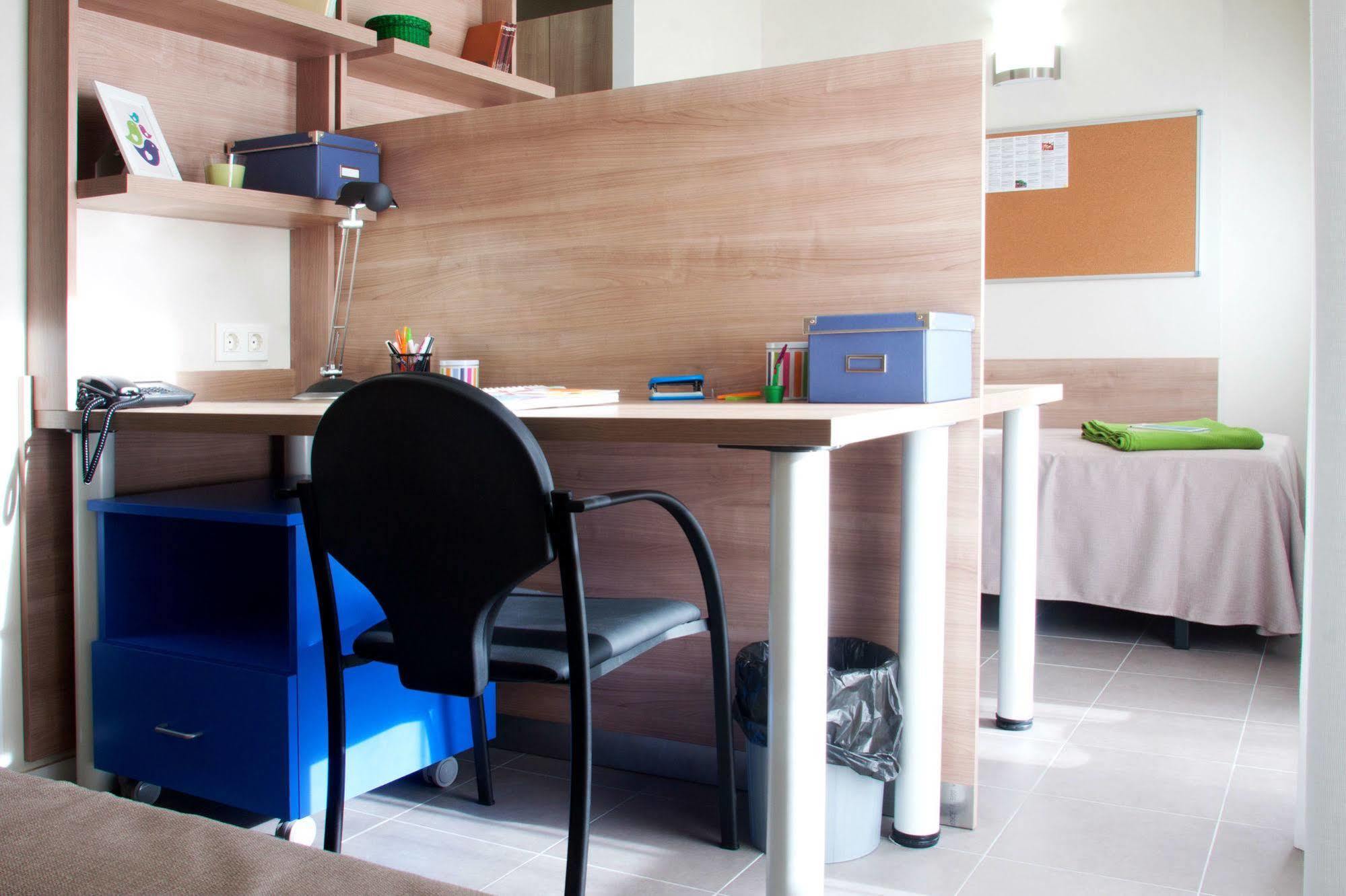 Colegio Mayor Resa La Concepcion Valencia Exteriör bild